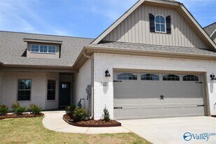 702 Sluice Dr SW in Huntsville, AL - Building Photo