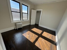 210 Roseville Ave in Newark, NJ - Building Photo