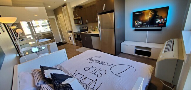 925 Leon Ave in Kelowna, BC - Building Photo - Building Photo