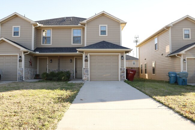 232 W Lake Ave in Sherman, TX - Building Photo - Building Photo