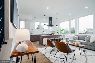2219 Emerald St-Unit -4 in Philadelphia, PA - Building Photo - Building Photo