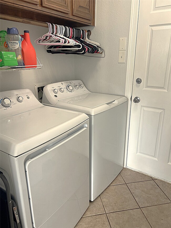 property at 8426 Hunters Village Dr