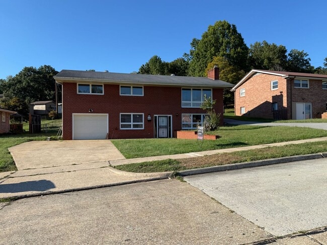 property at 1008 Lake St
