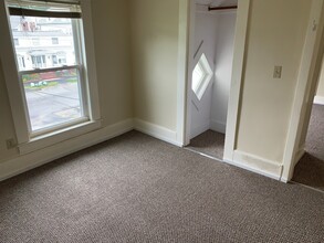 21 Grove St in Dover, NH - Building Photo - Building Photo