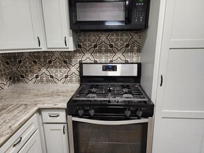 1361 Bassett St in Orange, TX - Building Photo - Building Photo