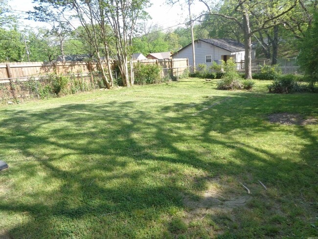 3805 W Capitol Ave in Little Rock, AR - Building Photo - Building Photo