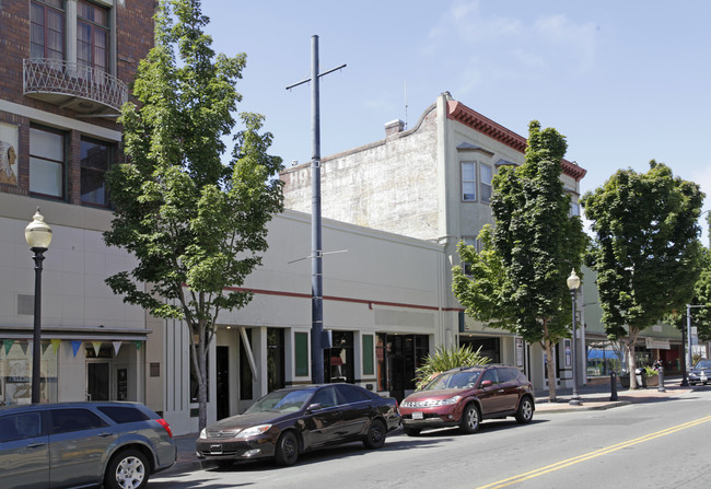 Galleria Apartments in Vallejo, CA - Foto de edificio - Building Photo