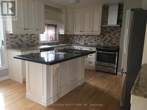 174 Beech St in Brampton, ON - Building Photo - Building Photo