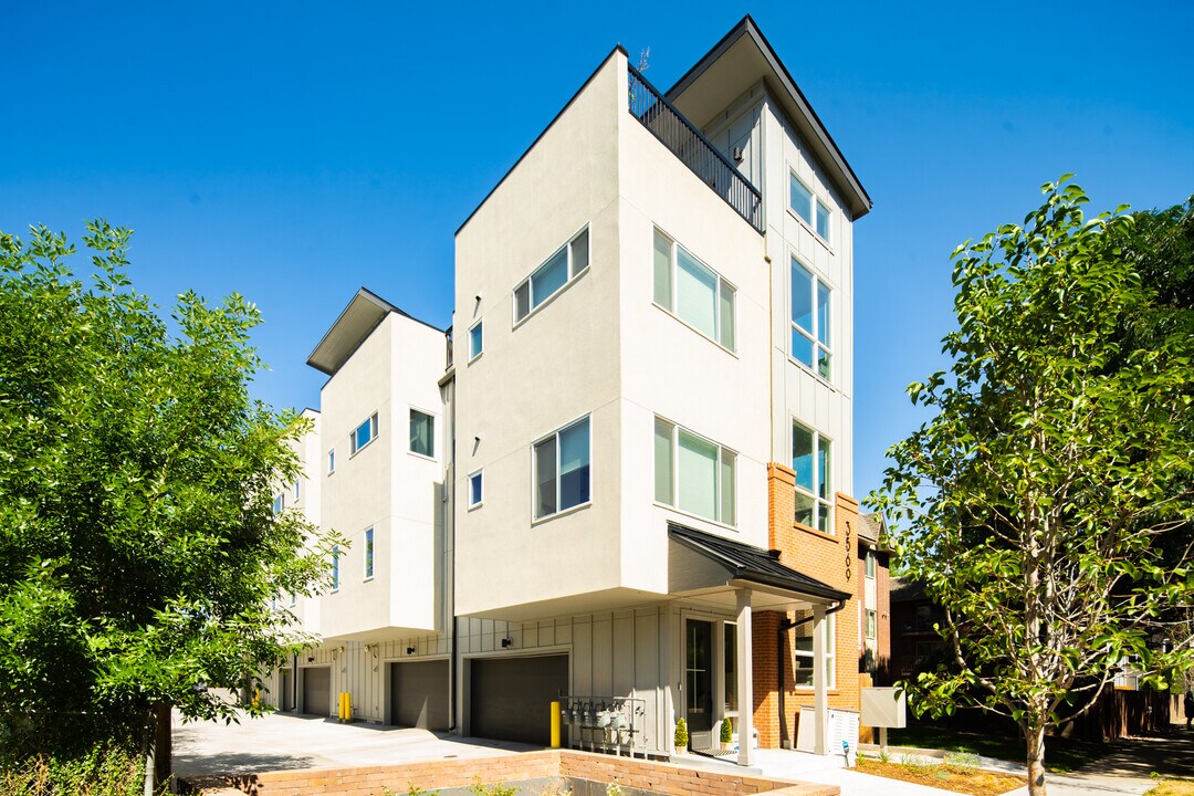 3569 S Pennsylvania St, Unit Unit B in Englewood, CO - Building Photo