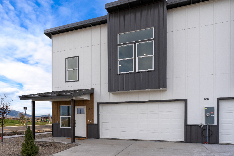 501 Lacey Ln in Belgrade, MT - Building Photo