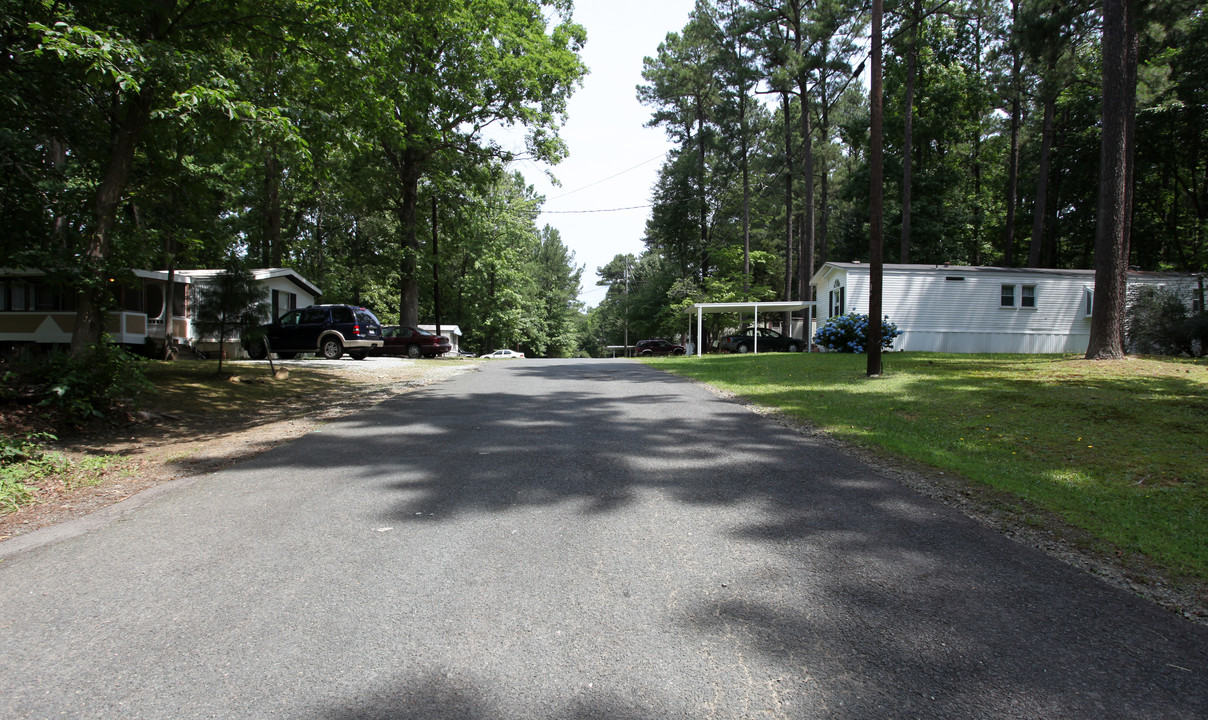 6008 Hillsborough Rd in Durham, NC - Building Photo