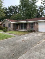 203 Leeds Gate Rd in Savannah, GA - Building Photo