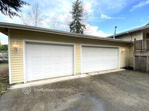 19511 64th St E in Bonney Lake, WA - Foto de edificio - Building Photo
