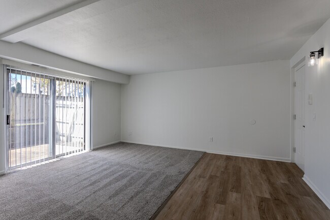Market Mohawk Apartments in Columbus, OH - Building Photo - Interior Photo