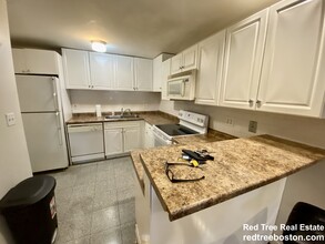 9 Commonwealth Ct, Unit 13 in Boston, MA - Building Photo - Building Photo