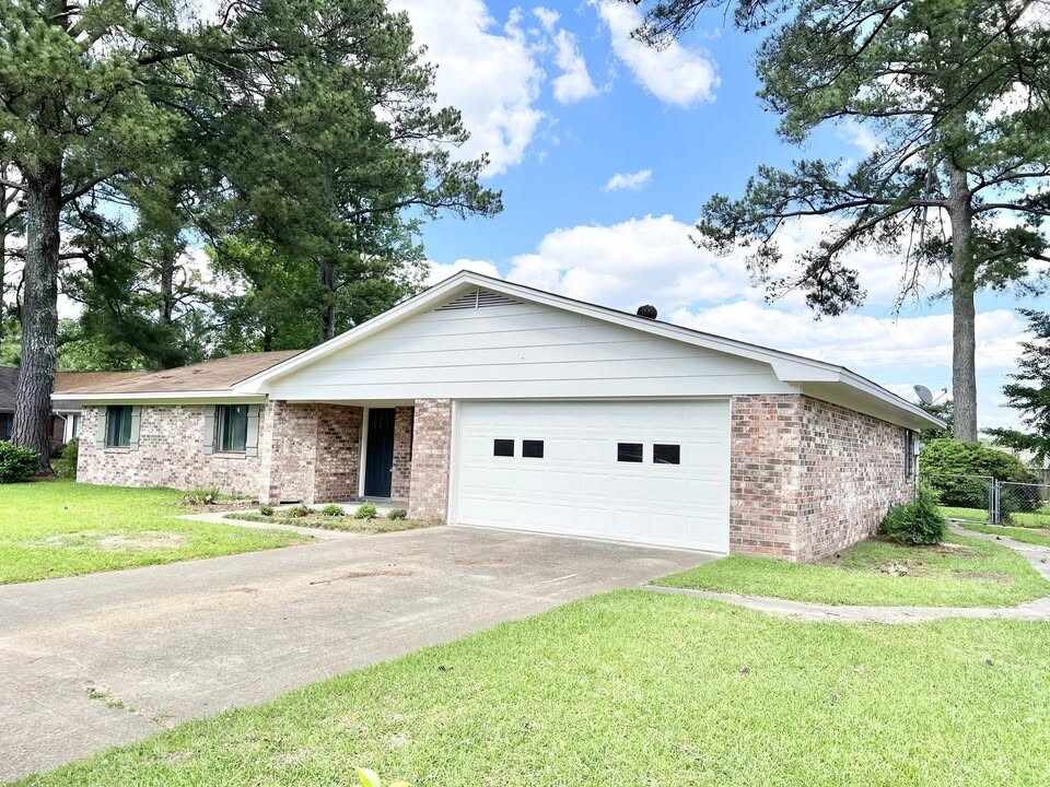 3412 Camellia Cir in Columbus, MS - Building Photo