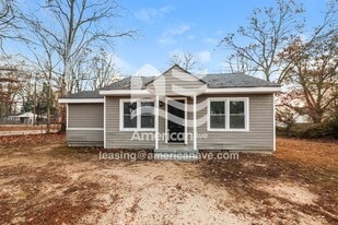 4996 West St in Forest Park, GA - Building Photo