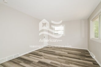 11605 Larimore Rd in St. Louis, MO - Foto de edificio - Building Photo