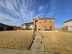 327 Hillglen Dr in Murphy, TX - Foto de edificio - Building Photo