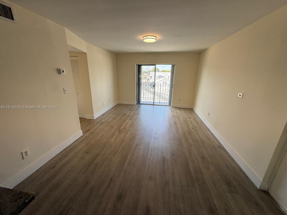 1933 SW 7th St in Miami, FL - Building Photo