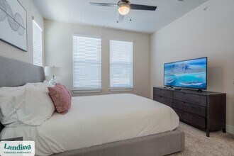 15950 Chase Hill Blvd, Unit 8302 in San Antonio, TX - Foto de edificio - Building Photo