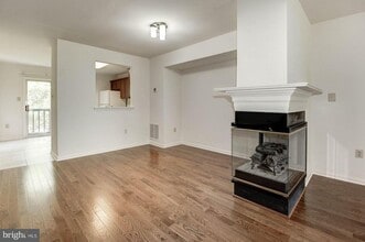 13122 Kidwell Field Rd in Herndon, VA - Building Photo - Building Photo