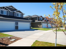 Airway Townhomes in Airway Heights, WA - Foto de edificio - Building Photo