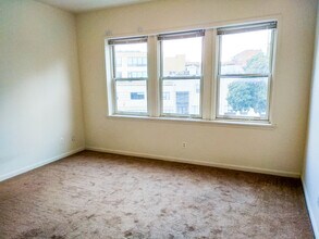 514 Saint Paul St, Unit C in Baltimore, MD - Foto de edificio - Building Photo