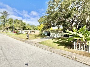 5707 Quist Dr in Port Richey, FL - Building Photo - Building Photo