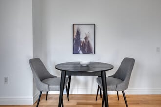 550 W 54th St in New York, NY - Building Photo - Building Photo