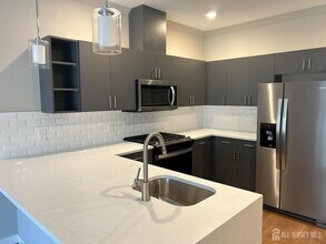 526 North Ave in Dunellen, NJ - Building Photo - Building Photo