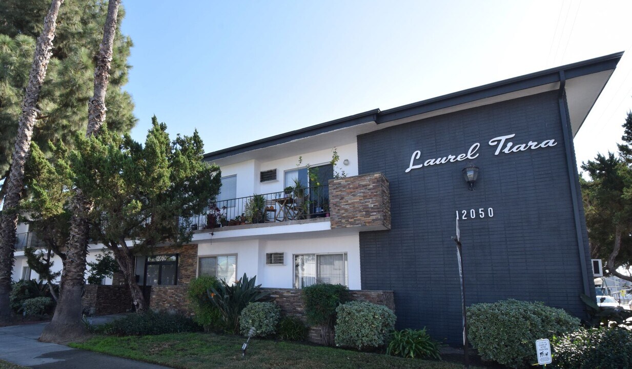 12050 Tiara St, Unit 07 in Los Angeles, CA - Building Photo