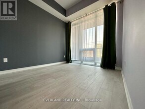 8868 Yonge St in Richmond Hill, ON - Building Photo - Building Photo