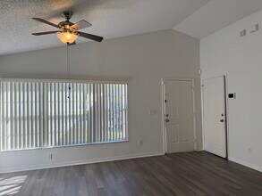 4989 Vista Lago Dr in Orlando, FL - Building Photo - Building Photo