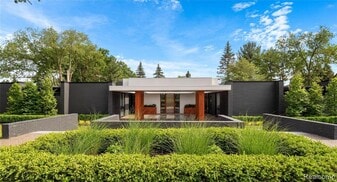 3467 Sutton Pl in Bloomfield Hills, MI - Building Photo