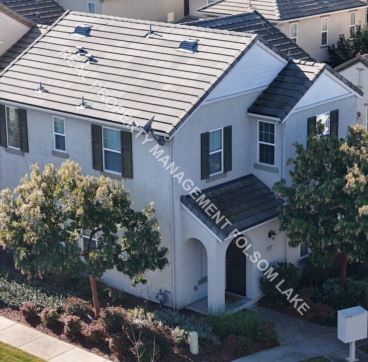 6111 Passiflora Ln in Orangevale, CA - Building Photo