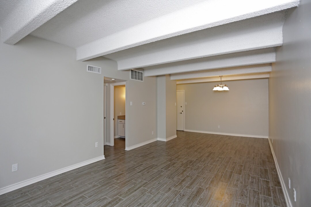 The Pearl at Midtown in Dallas, TX - Building Photo