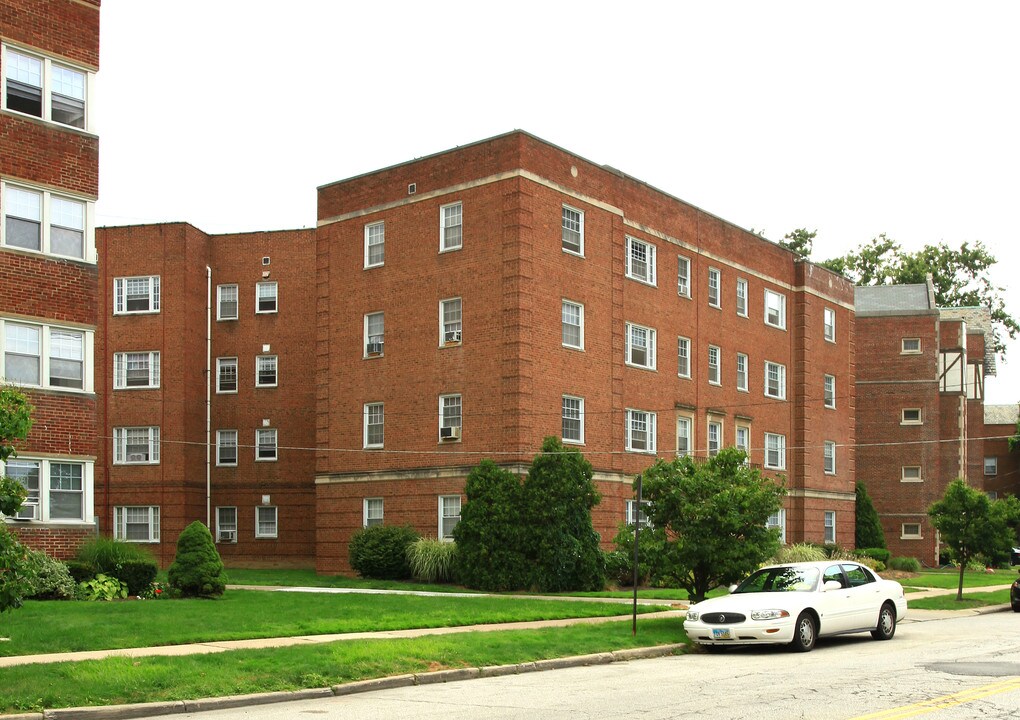Shorehouse Apartments in Lakewood, OH - Foto de edificio