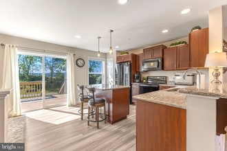 116 Highpoint Park Dr in Pleasant Gap, PA - Building Photo - Building Photo