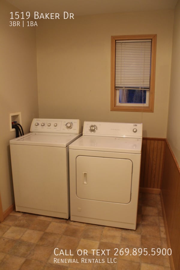 1519 Baker Dr in Kalamazoo, MI - Building Photo - Building Photo