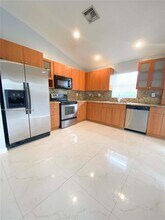 487 SE 20th Dr in Homestead, FL - Building Photo - Building Photo