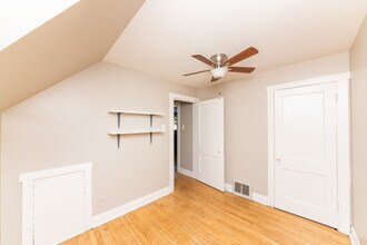 4153 N Whipple St, Unit 2 in Chicago, IL - Building Photo - Building Photo
