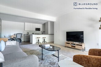 350 Sharon Park Dr in Menlo Park, CA - Building Photo - Building Photo