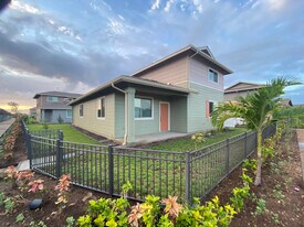 91-1630-1630 Ula Ula Lp in Ewa Beach, HI - Building Photo