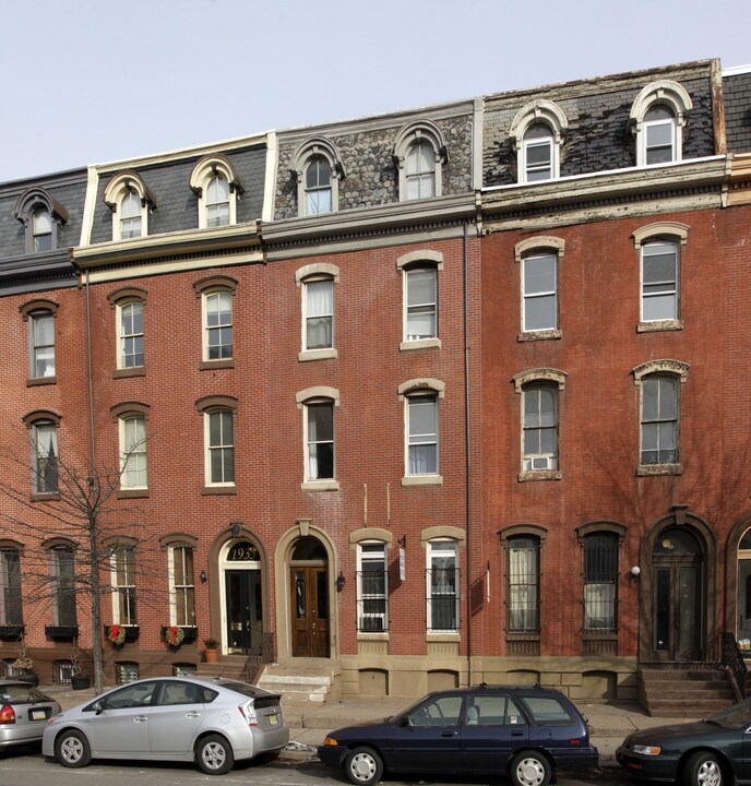 1933 Spring Garden in Philadelphia, PA - Foto de edificio