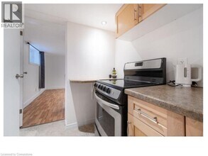 28 Spring St W in Waterloo, ON - Building Photo - Building Photo