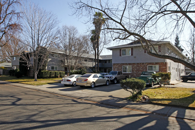 Palm Court Apartments in Sacramento, CA - Foto de edificio - Building Photo