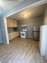 5226 Terry St in Dallas, TX - Foto de edificio - Building Photo