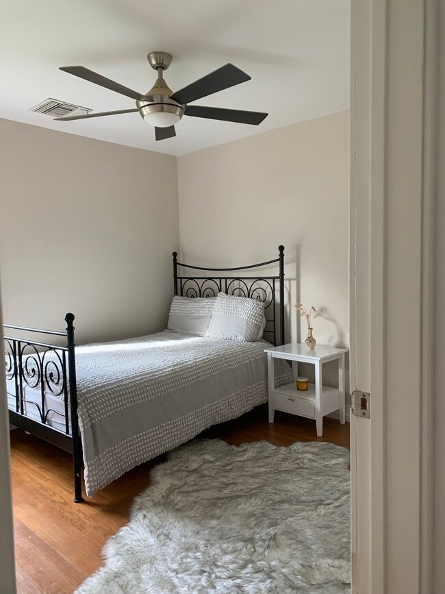 property at 467 E 44th Cir