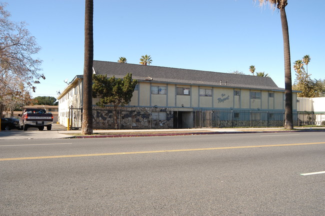 The Regent in Riverside, CA - Building Photo - Building Photo